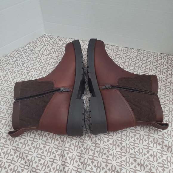 Vionic Boots Size 8.5 . - Picture 6 of 16